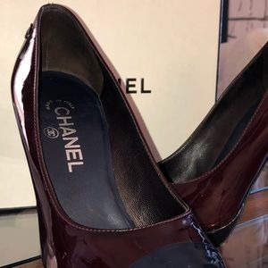 Authentic Chanel pumps, PREOWNED, Navy and maroon